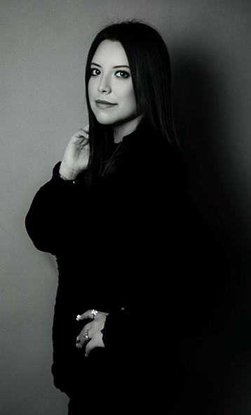 danna monott BIO OK